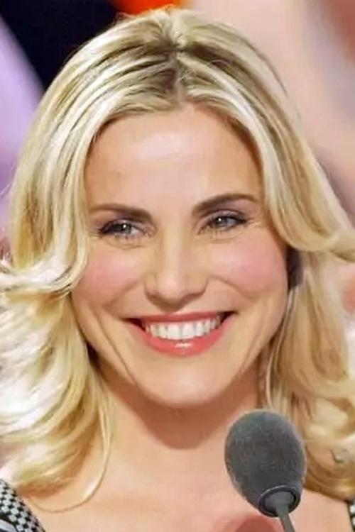 Sophie Favier as Lia