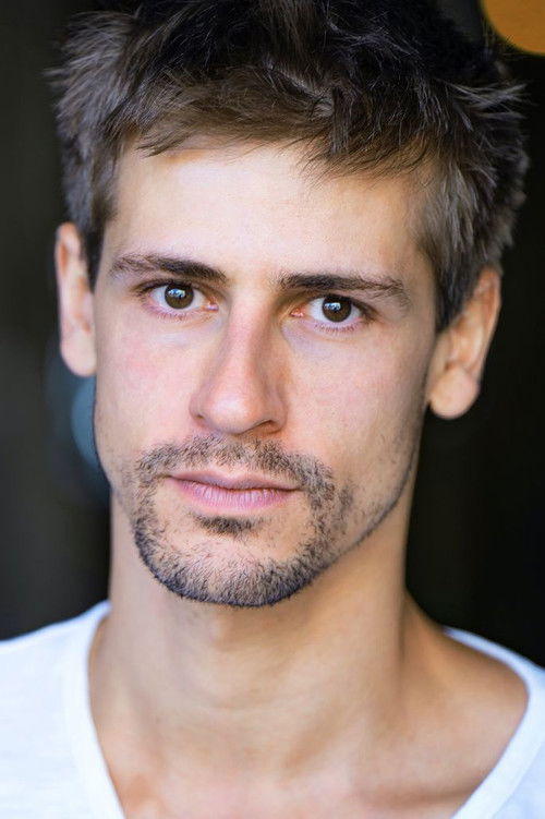 Sandro Kirtzel as Ben Lukas