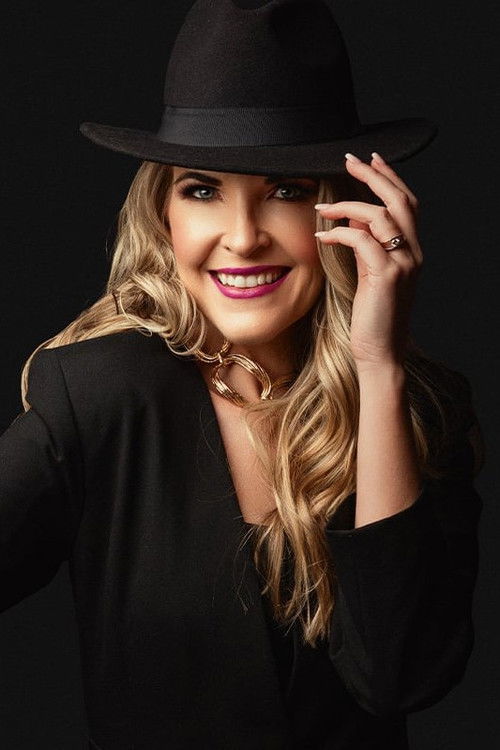 Elizma Theron as Mara Malan