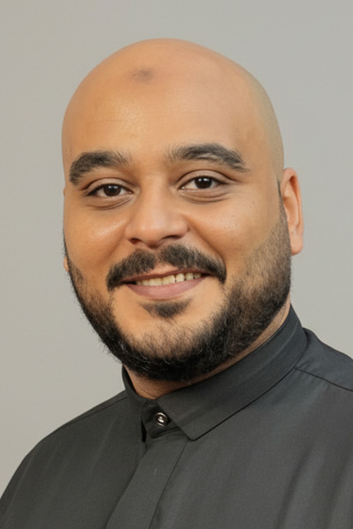 Mohamed Helal as Fathi