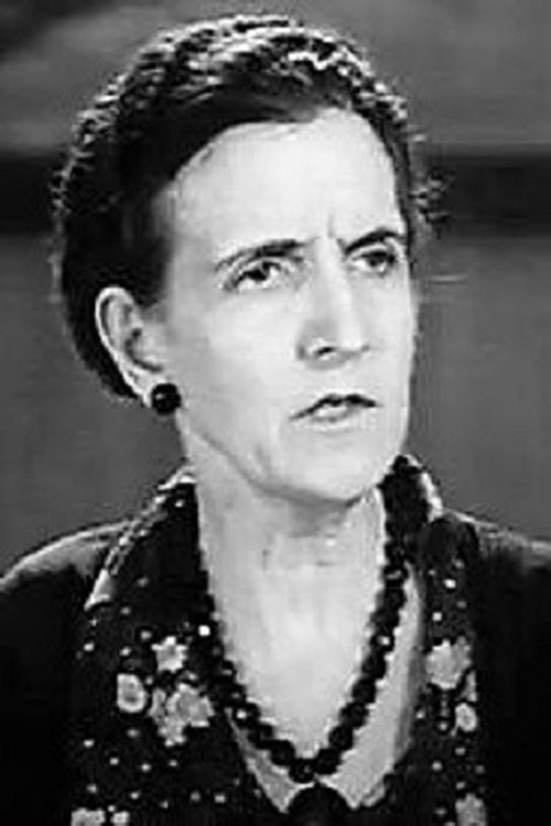 Martha Mattox as Aunt Della