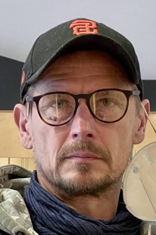 Volkhart Buff as Victor