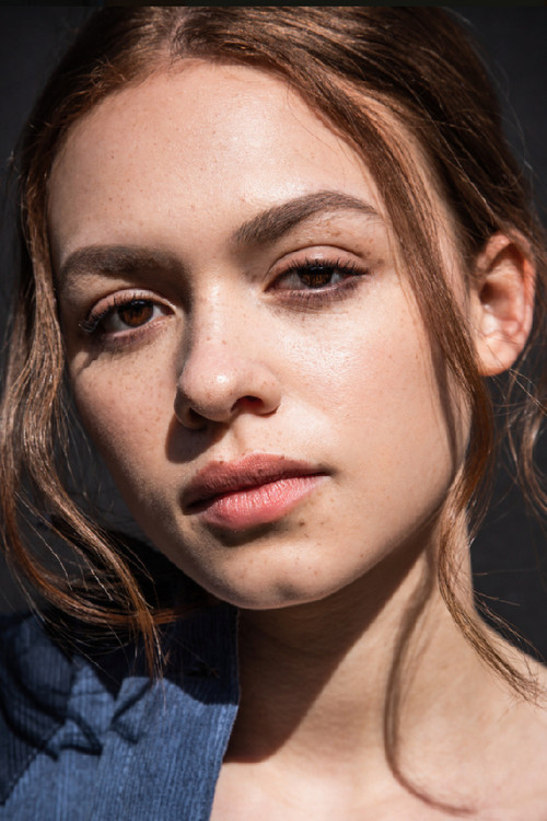 Sadie Soverall as Charlotte