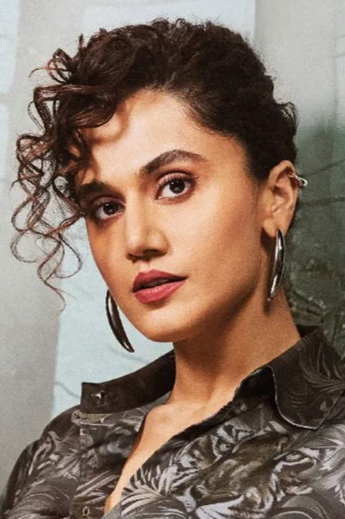 Taapsee Pannu as Savi