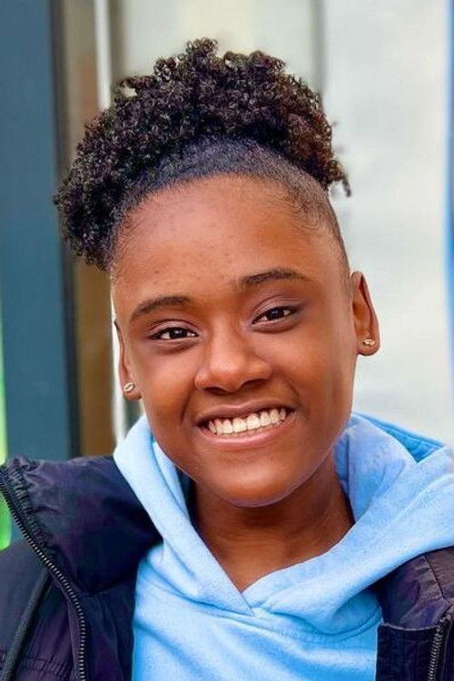 Daysha Ligeon as Cyra