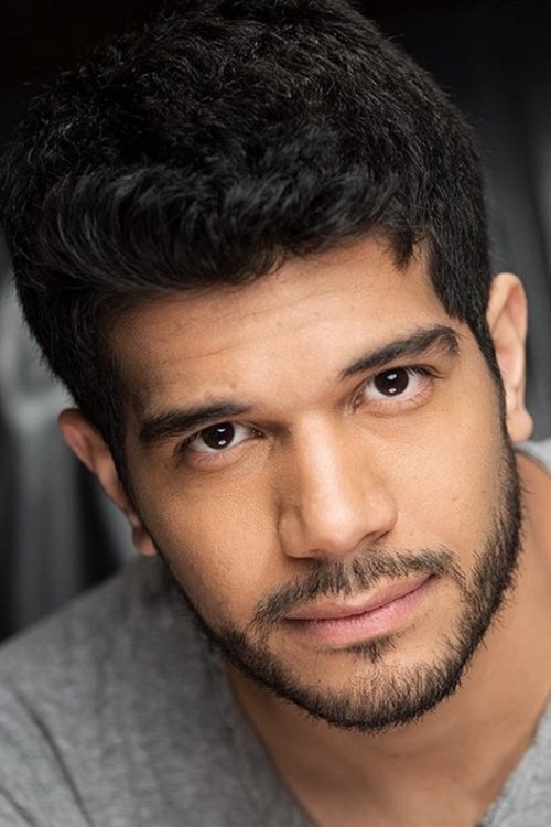 Andres Soto as Bennet Diaz