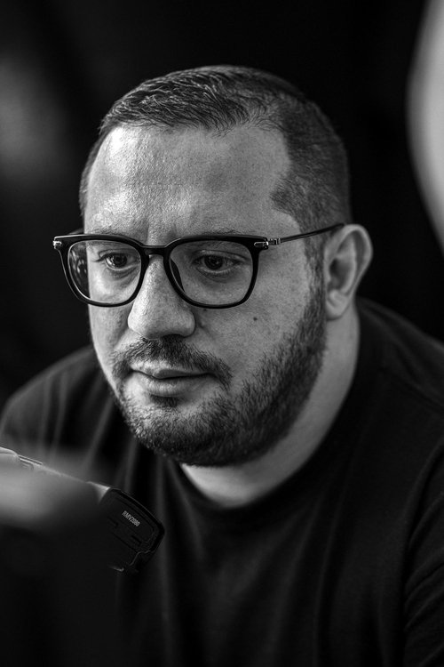 Gor Kirakosian as Doctor