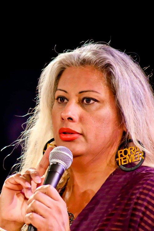 Indianara Siqueira as 