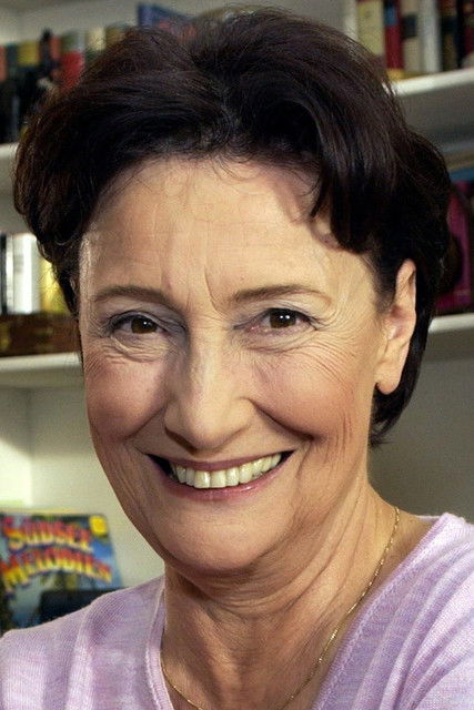 Gertrud Roll as Rosa Rosenzweig