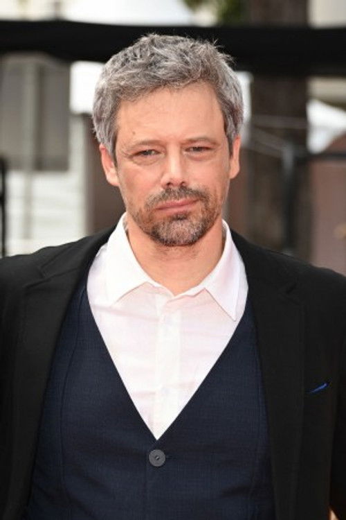 Avshalom Pollak as Reuven