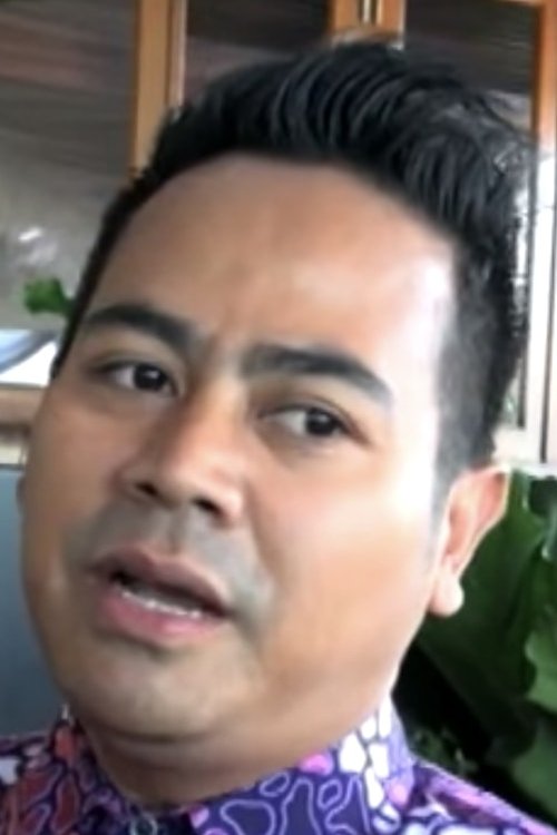 Yadi Sembako as Dullah