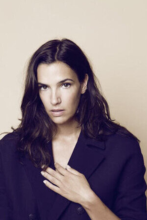 Charlotte Gabris as Lola