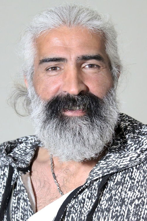 Çetin Yeltekin as Mahmut