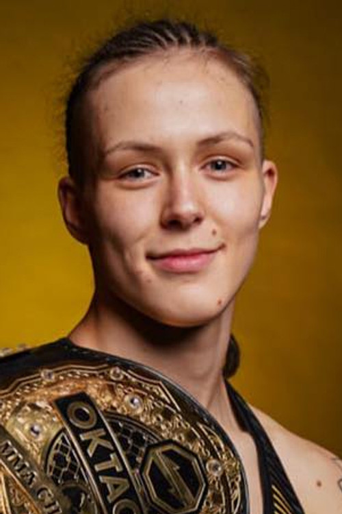 Tereza Bledá as Self