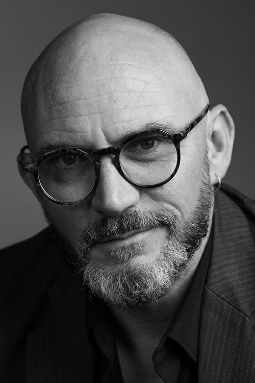 Louw Venter as Ernst Viljoen