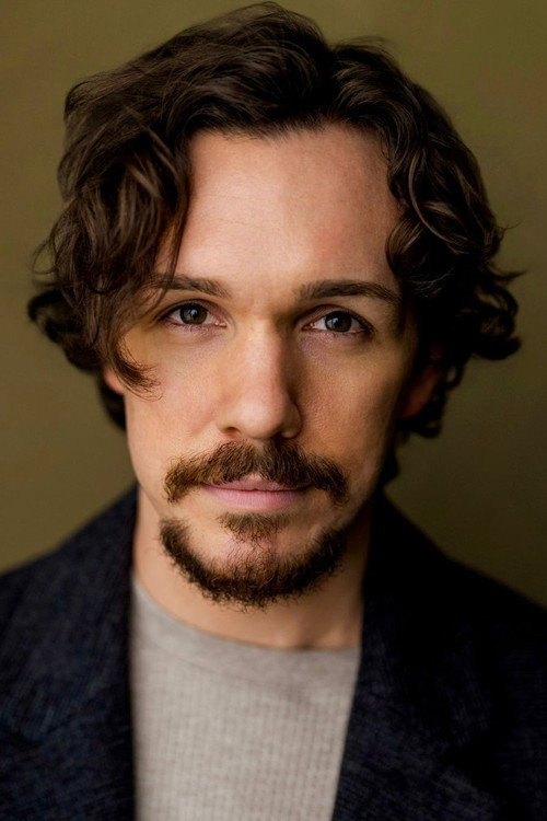 Alister Hawke as DI Lewis