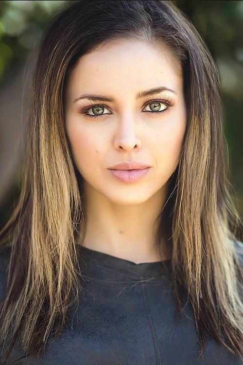 Sapir Azulay as Manolita