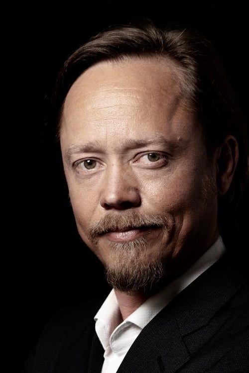 Brock Pierce as John Robie