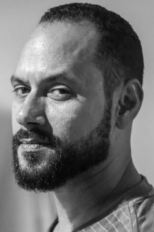 Ricardo Araújo as Valdê