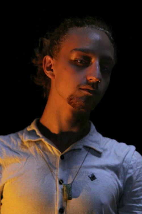 Felipe F. Rosso as Jonas Alencar