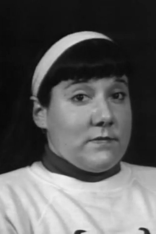 Amelia David as Ayudante de Inés