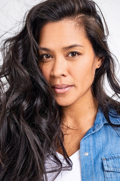 Jewl Carney as Alex Crow