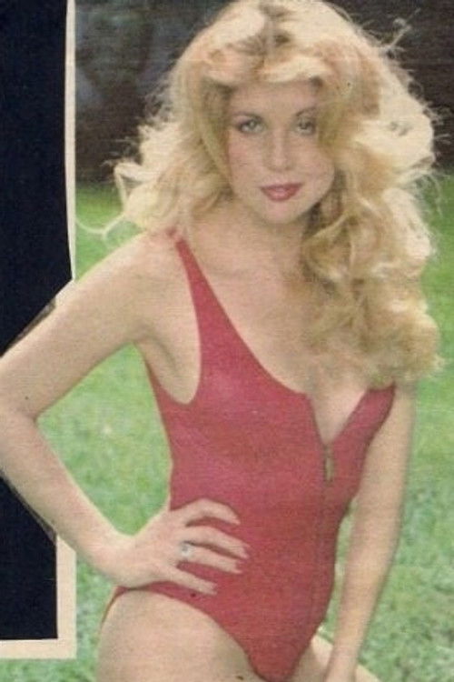 Danone Camden as Amy