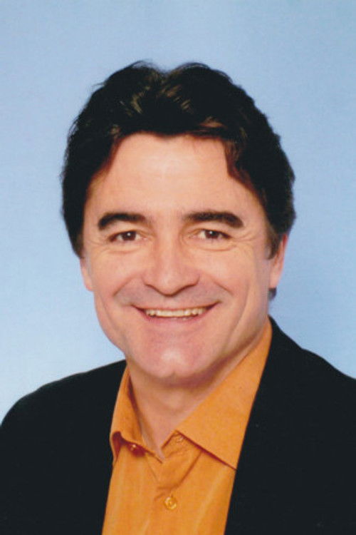 Franz Supper as Don Curzio