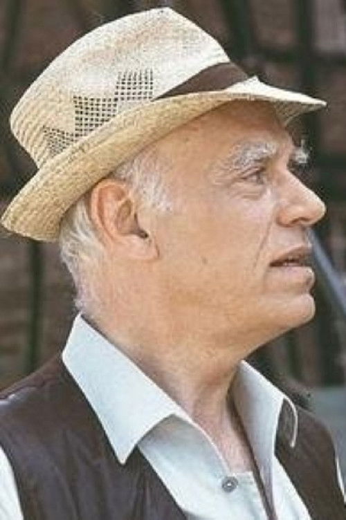 Hans Schulze as Adam Kuckhoff