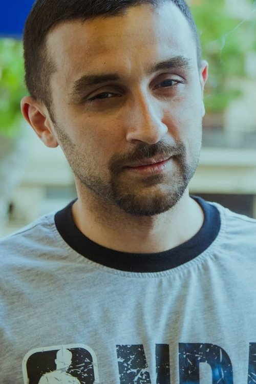 Togrul Eminli as Həkim