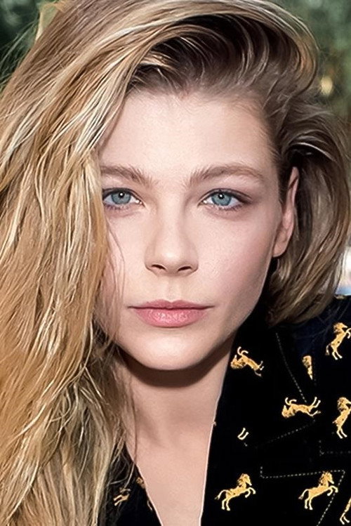 Анастасия Пустовит as 