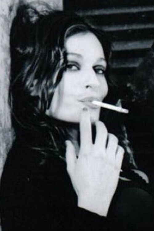 Ambre Boukebza as Alice