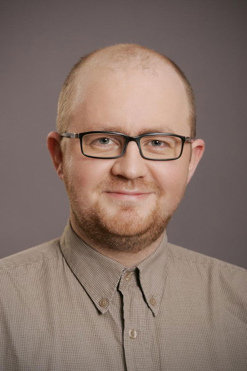 Veiko Tubin as Tuhh the Moon Rabbit (voice)