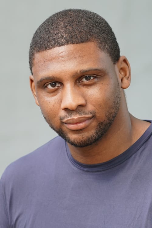 Isaiah Seward as Max Davis