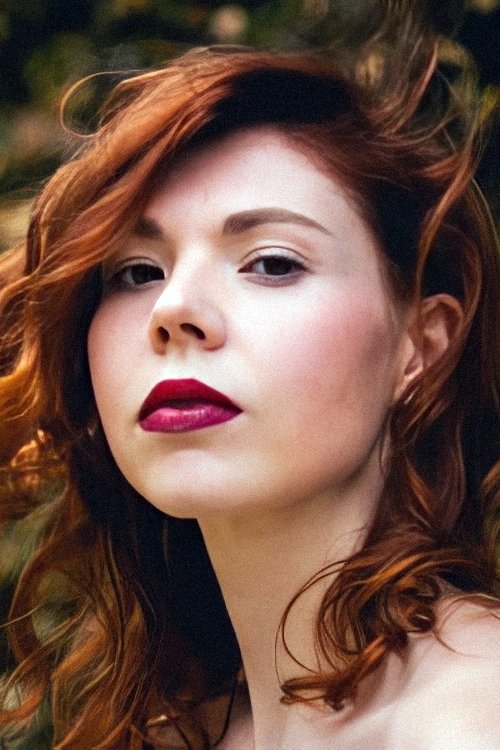 Olivia Nash as Hanna