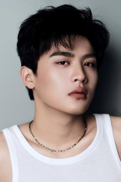 吕星灼 as 周时予