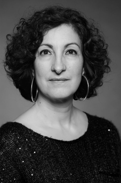 Elena Seijo as Van Wife