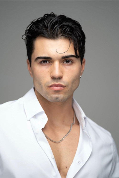 Jordi Cartagena as Víctor