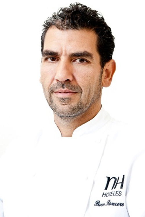 Paco Roncero as Presentador