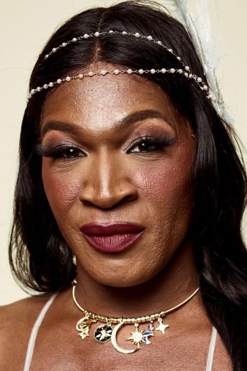 Kristen Parker Lovell as 