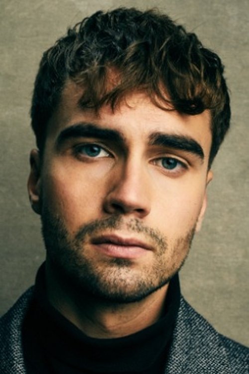 Vincent Grahl as Alex