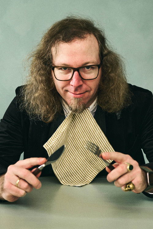 Peter Hengl as Delivery Person