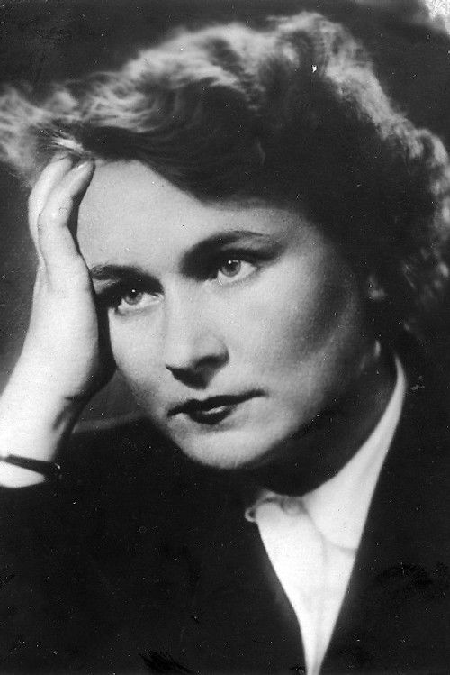 Valentina Tyomkina as Mavra