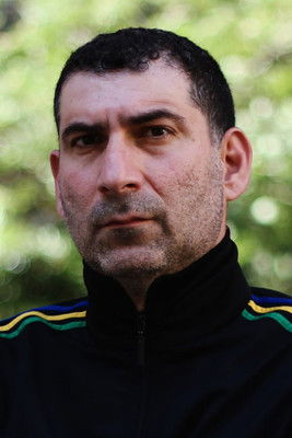 Yannis Economides as Supervisor at Vangelis' Building