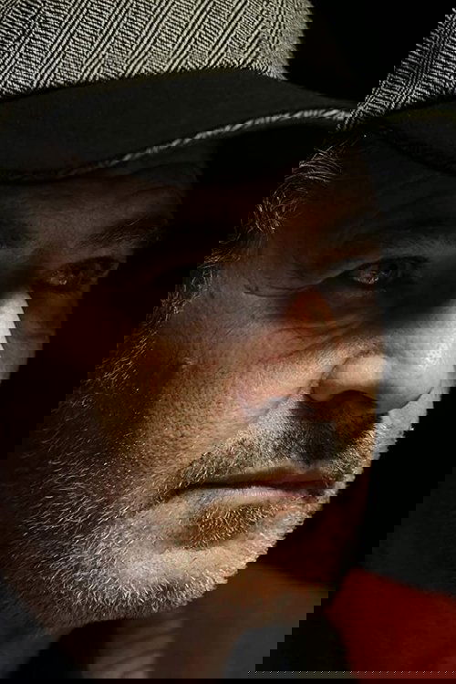 Henri Cohen as Claude Dorner