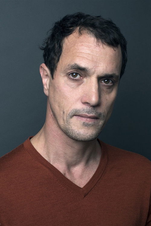 Romans Suarez-Pazos as Édouard Lockroy