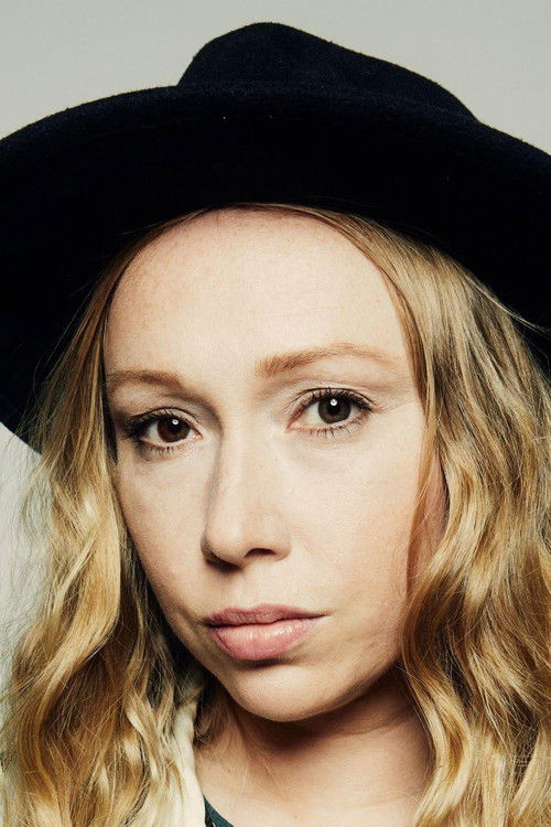 Heidi Juliana Gauriloff as Je'vida as an adult