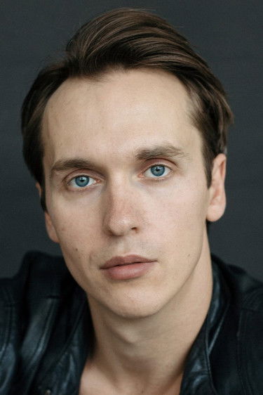 Vladislav Khitrik as Mishukov