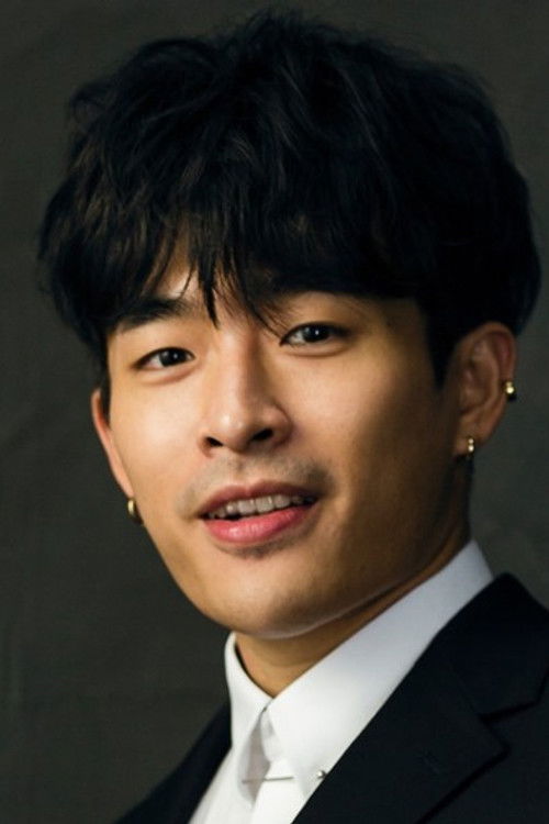 Chun-Hao Hu as Young Man