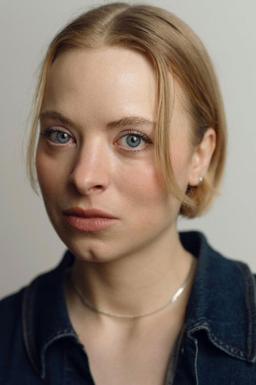 Helene Gregersen as Emilia (sister)